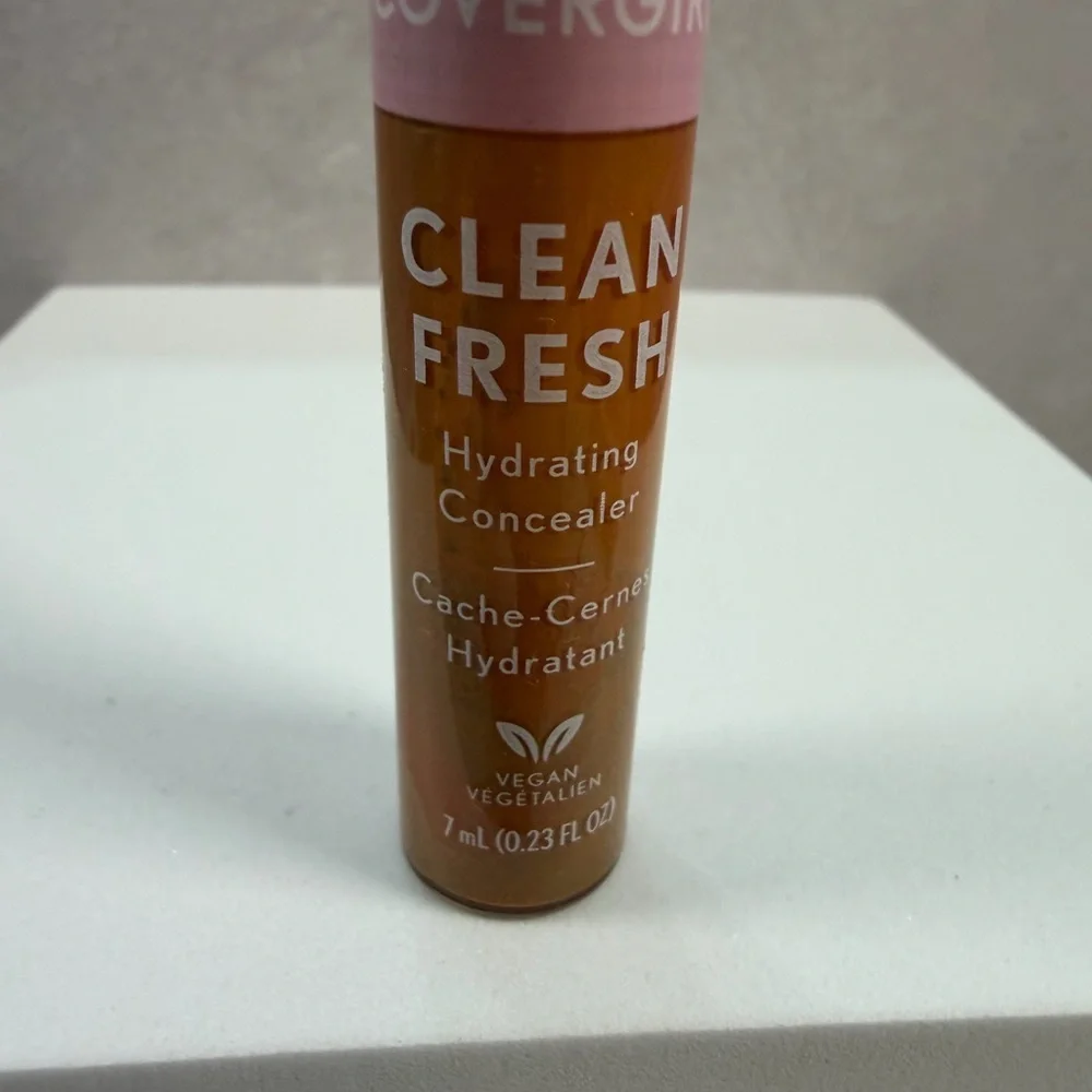 🩷5/$10 COVERGIRL Clean Fresh Hydrating Concealer - Medium Tan